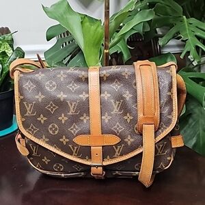 #0540-0927 LOUIS VUITTON MONOGRAM SAUMUR 882VI